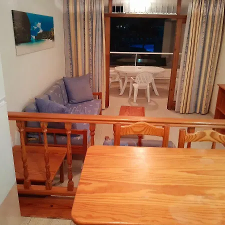 Tamaran Apartment *